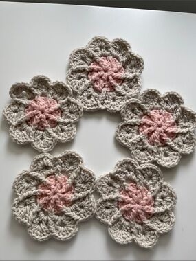 Vintage Handmade crochet flowers lot of five